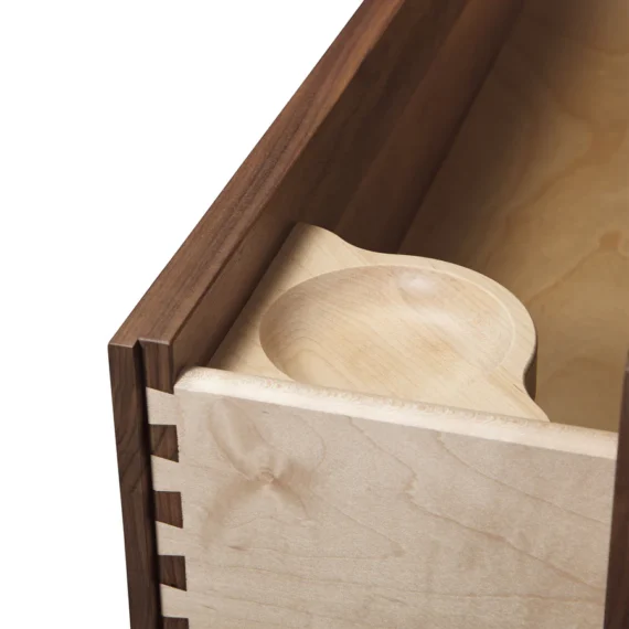 Adlerbedroomcointraydetail_900x